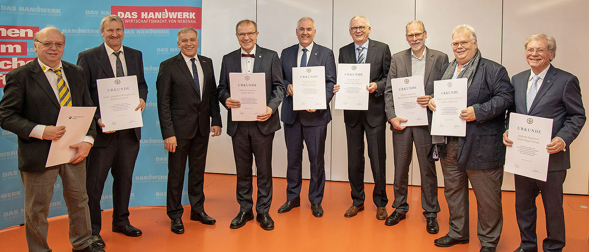 Handwerkskammer (HwK) Koblenz bedankt sich für langjährige Ehrenamtsarbeit und gratuliert Spitzennachwuchs Handwerkskammer (HwK) Koblenz bedankt sich für langjährige Ehrenamtsarbeit und gratuliert Spitzennachwuchs